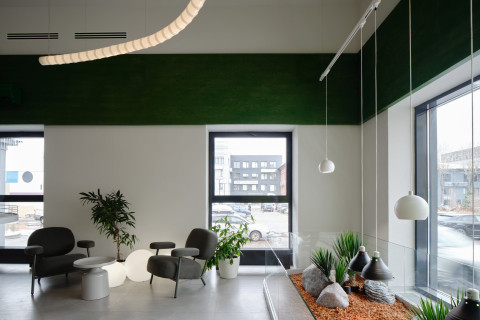 Green room detail in Panteric with immersive plant-filled surfaces