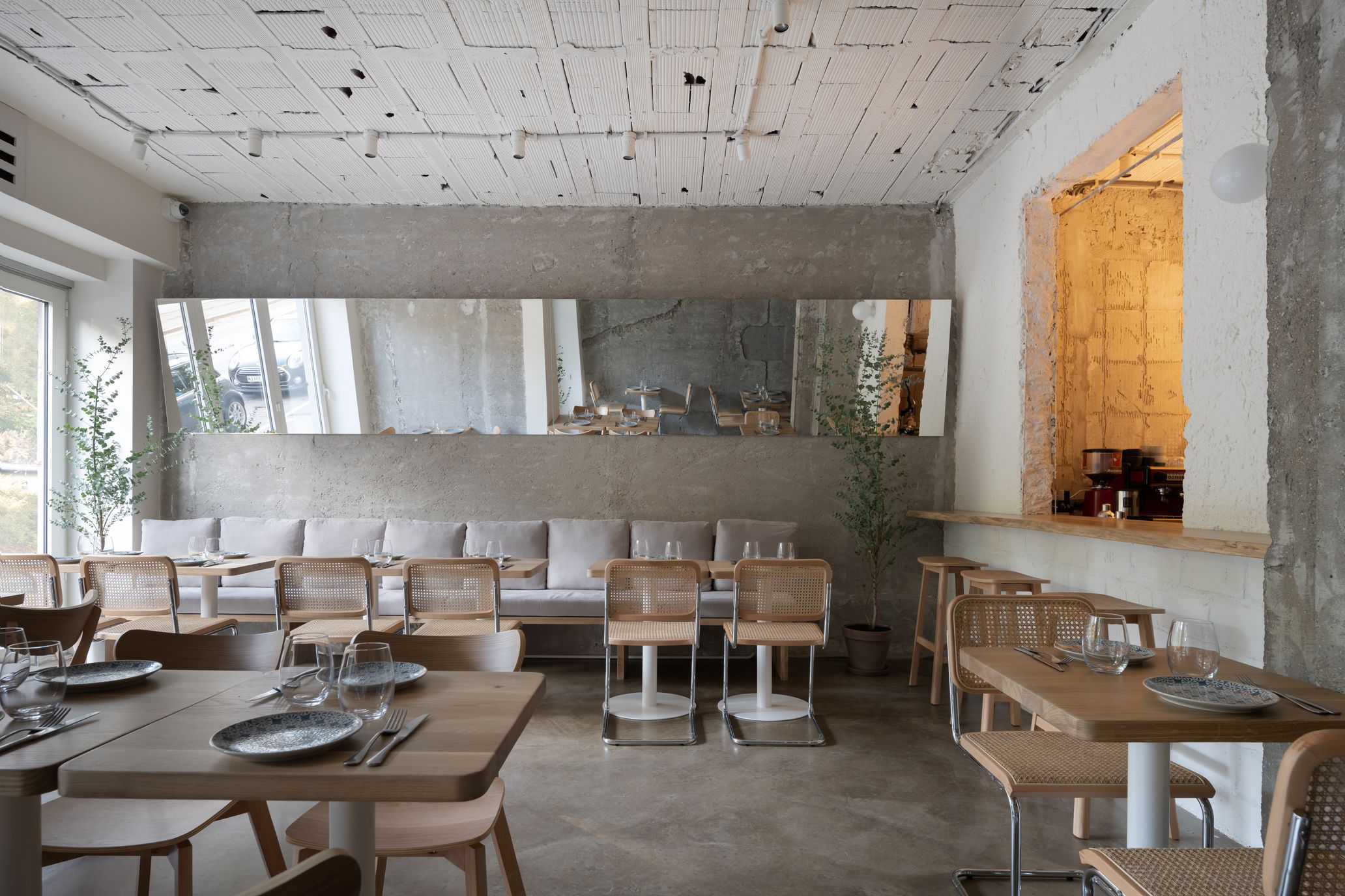 Restaurants & Bars